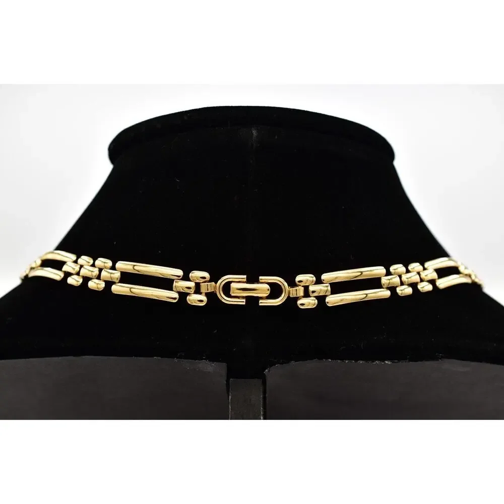 Monet stunning necklace
